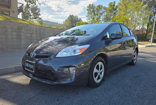 Winter Gray Metallic 2015 Toyota Prius Two