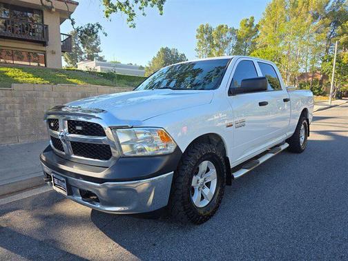 Bright White Clearcoat 2018 RAM 1500 Tradesman