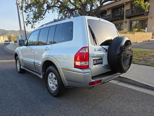 Glacier White Pearl/Athens Silver Metallic 2003 Mitsubishi Montero Limited