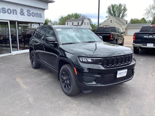 2025 Jeep Grand Cherokee Laredo