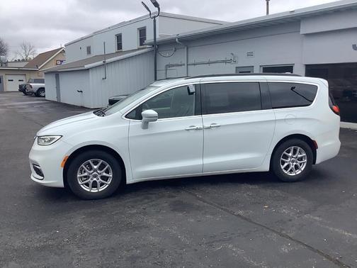 2022 Chrysler Pacifica Touring-L