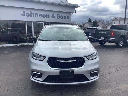 2024 Chrysler Pacifica Touring-L