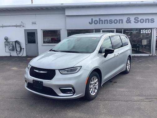 Silver Mist Clearcoat 2024 Chrysler Pacifica Touring-L