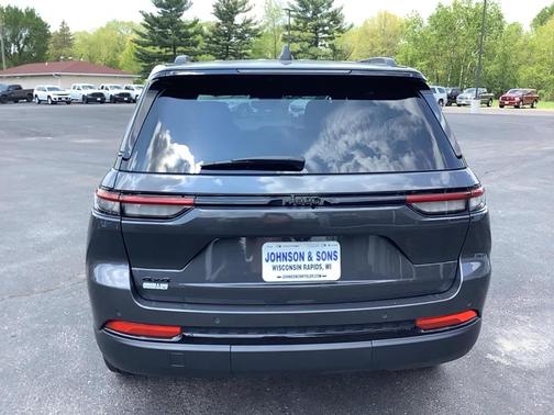 2023 Jeep Grand Cherokee Laredo