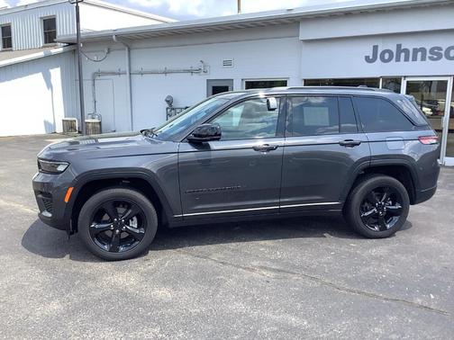 2023 Jeep Grand Cherokee Laredo