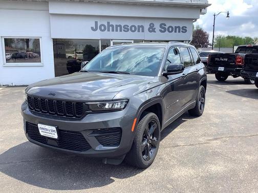 2023 Jeep Grand Cherokee Laredo