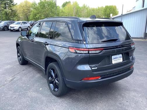 2023 Jeep Grand Cherokee Laredo