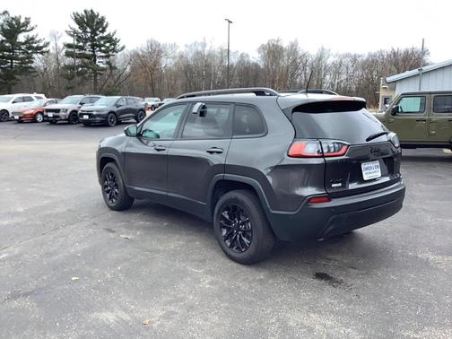 2023 Jeep Cherokee Altitude Lux