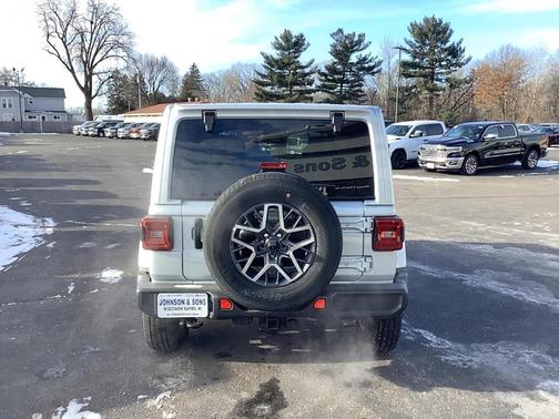 2024 Jeep Wrangler Sahara