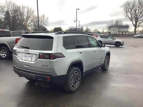 Silver Zynith 2026 Jeep Cherokee LAREDO/LIMITED