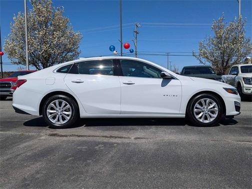 2022 Chevrolet Malibu FWD LT