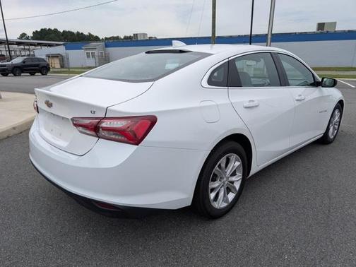 2022 Chevrolet Malibu FWD LT