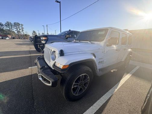 2023 Jeep Wrangler 4-Door Sahara 4x4