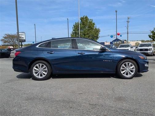 2022 Chevrolet Malibu FWD LT