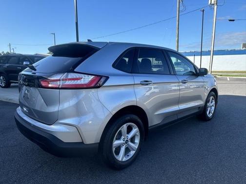 2021 Ford Edge SE