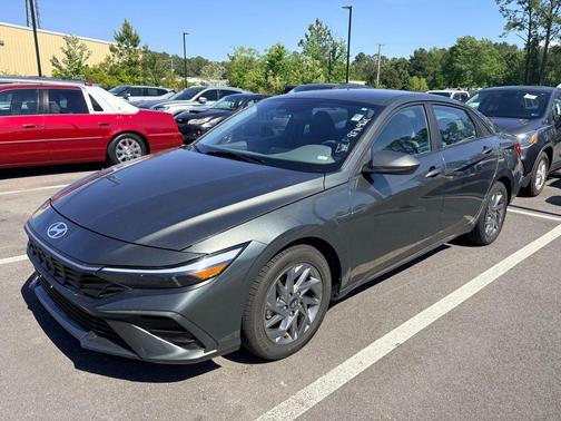 Amazon Gray 2024 Hyundai ELANTRA SEL