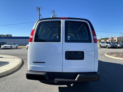 2025 Chevrolet Express 2500 RWD 2500 Regular Wheelbase WT