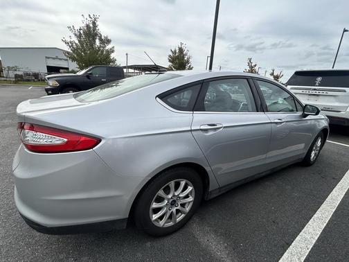 2016 Ford Fusion S