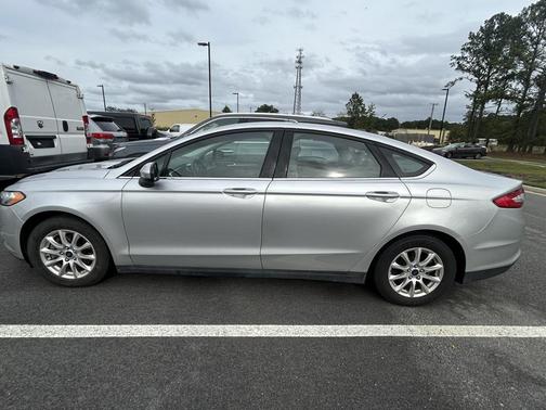 2016 Ford Fusion S