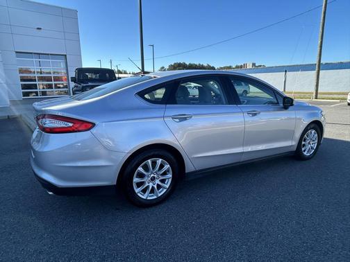 2016 Ford Fusion S