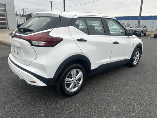 2021 Nissan Kicks S