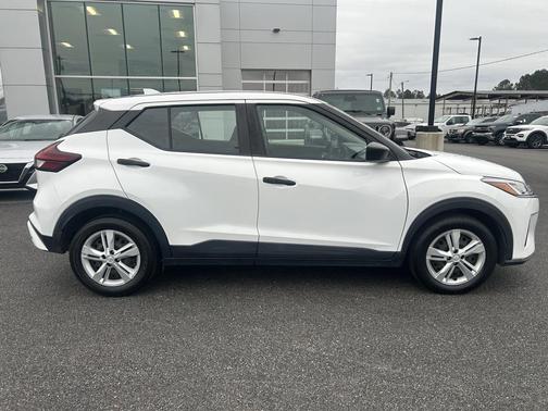 2021 Nissan Kicks S