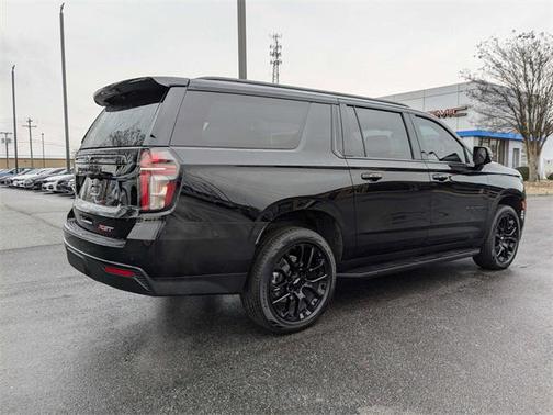 2023 Chevrolet Suburban RST