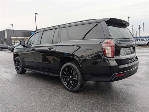2023 Chevrolet Suburban RST