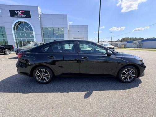 Aurora Black 2023 Kia Forte LXS