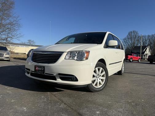 2013 Chrysler Town & Country Touring