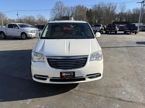 2013 Chrysler Town & Country Touring