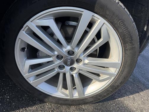 2018 Audi Q5 2.0T Premium Plus