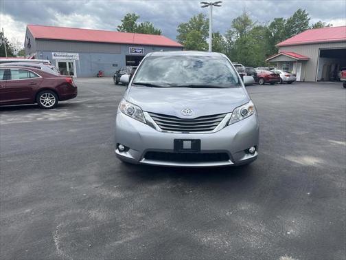 2012 Toyota Sienna XLE