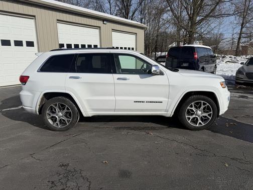 2020 Jeep Grand Cherokee Overland