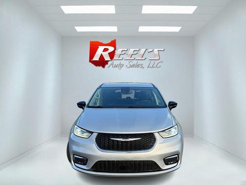 Silver Mist Clearcoat 2024 Chrysler Pacifica Touring L