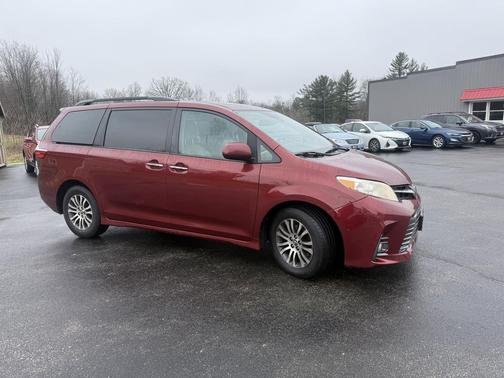 2018 Toyota Sienna XLE