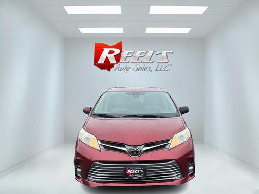 2018 Toyota Sienna XLE