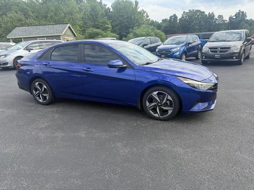 2023 Hyundai ELANTRA SEL