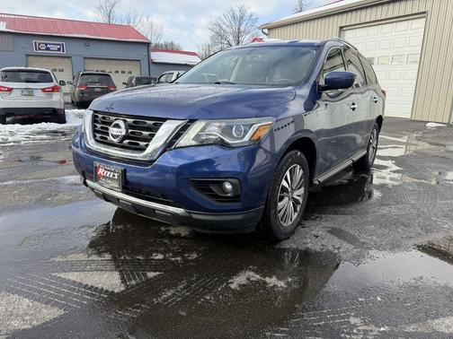 2018 Nissan Pathfinder SV