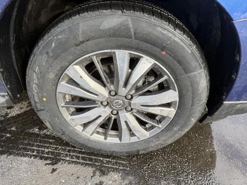 2018 Nissan Pathfinder SV