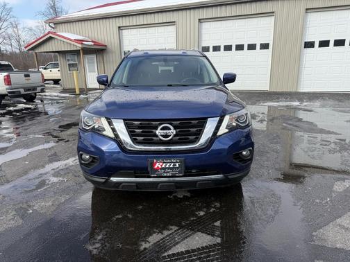 2018 Nissan Pathfinder SV