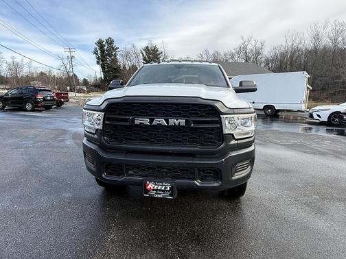 2022 RAM 2500 Tradesman Crew Cab 4x4 6'4' Box