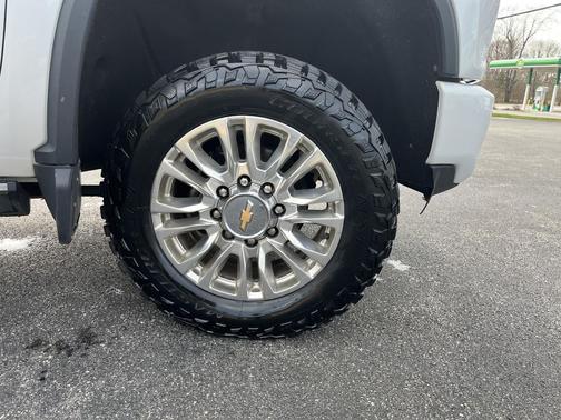 Iridescent Pearl Tricoat 2021 Chevrolet Silverado 2500 High Country