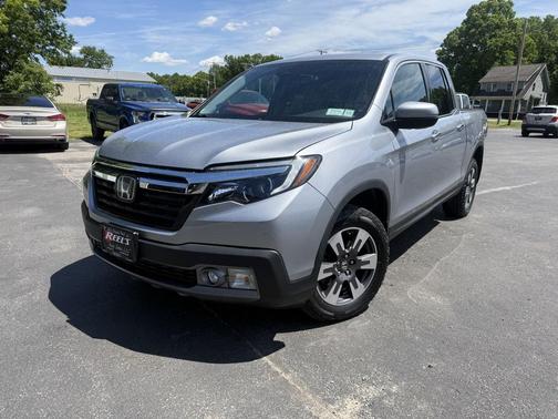 Lunar Silver Metallic 2018 Honda Ridgeline RTL-E