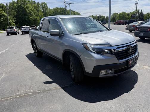 Lunar Silver Metallic 2018 Honda Ridgeline RTL-E