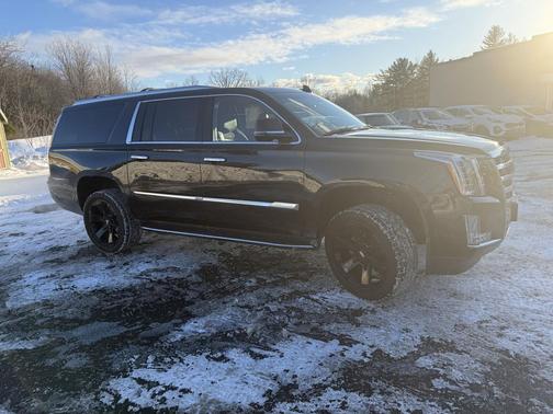 2018 Cadillac Escalade ESV Luxury