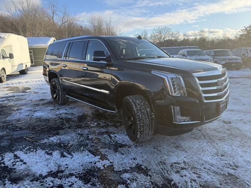 2018 Cadillac Escalade ESV Luxury