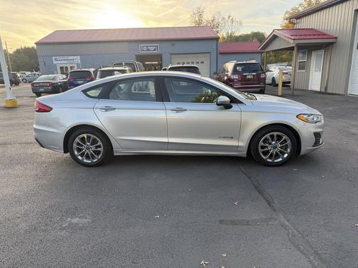 2019 Ford Fusion Hybrid SE