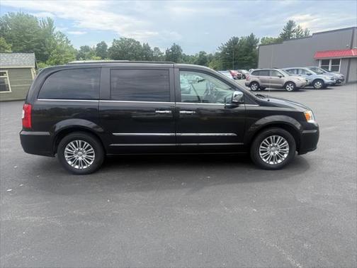 2015 Chrysler Town & Country Touring-L
