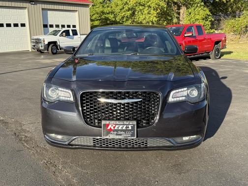 2016 Chrysler 300 S